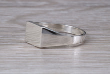 Load image into Gallery viewer, Unisex Signet Ring in Sterling Silver