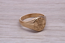 Load image into Gallery viewer, Chunky Prince of Wales Feathers Signet Ring