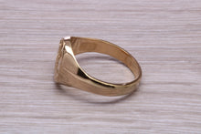 Load image into Gallery viewer, Chunky Prince of Wales Feathers Signet Ring