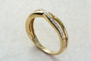 Natural Diamond Cross Over Ring. 18ct Yellow Gold and Round Diamond Set Band. Perfect Gift for any Celebration.