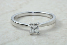 Load image into Gallery viewer, Princess cut Diamond Solitaire