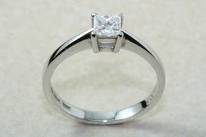 Princess cut Diamond Solitaire, Perfected in Platinum