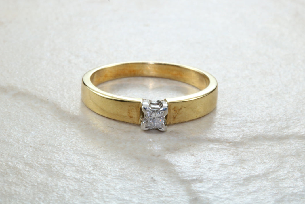 Simple diamond set solitaire ring, 18ct gold and natural diamond,perfect as promise or engagement ring.Ideal gift solution for all occasions