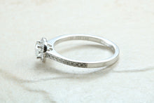 Load image into Gallery viewer, Halo set Diamond Bridal rings