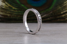 Load image into Gallery viewer, Round cut Diamonds Channel set Band