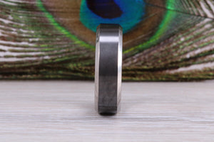 5 mm wide Flat profile Titanium band, light weight and very durable,