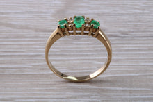 Load image into Gallery viewer, Emerald and Diamond set Yellow Gold Ring