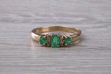 Load image into Gallery viewer, Emerald and Diamond set Yellow Gold Ring