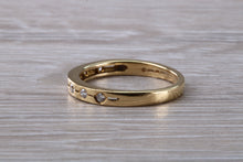 Load image into Gallery viewer, Round cut Diamond set 18ct Gold Band