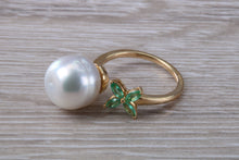 Load image into Gallery viewer, Pearl and Emerald set Yellow Gold Ring
