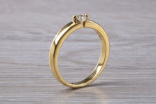 Load image into Gallery viewer, Diamond set 18ct Yellow Gold Band