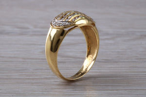 Beautiful 5 row Diamond set 18ct Yellow Gold Ring