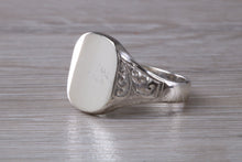 Load image into Gallery viewer, Family Crest Engraved Large Chunky Patterned Signet Ring in Sterling Silver