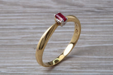 Load image into Gallery viewer, Petite and Simple Ruby set 18ct Gold Solitaire