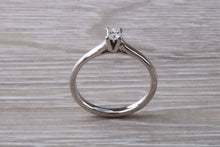 Load image into Gallery viewer, Simple and Minimalistic Princess cut Diamond set 18ct White Gold Solitaire