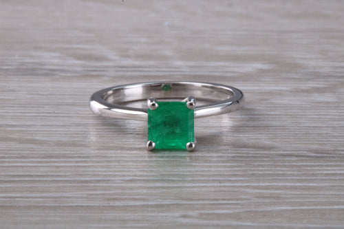 Emerald set Platinum Solitaire