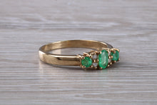 Load image into Gallery viewer, Emerald and Diamond set Yellow Gold Ring