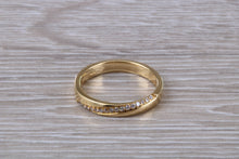 Load image into Gallery viewer, Crossover Diamond set 18ct Yellow Gold Band