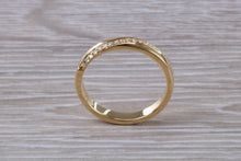 Load image into Gallery viewer, Crossover Diamond set 18ct Yellow Gold Band