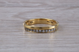 Edge set Diamond 18ct Yellow Gold Wedding Band