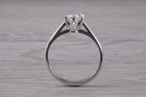 Tulip Flower Solitaire, Certified Round cut Diamond