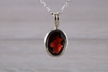 Load image into Gallery viewer, Natural Oval cut Garnet set Silver Necklace