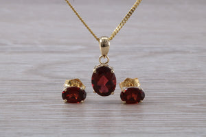 Oval cut Garnet set Yellow Gold Earrings and Matching Necklace