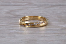 Load image into Gallery viewer, Crossover Diamond set 18ct Yellow Gold Band