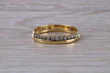 Load image into Gallery viewer, Edge set Diamond 18ct Yellow Gold Wedding Band