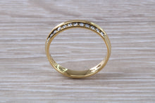 Load image into Gallery viewer, Edge set Diamond 18ct Yellow Gold Wedding Band