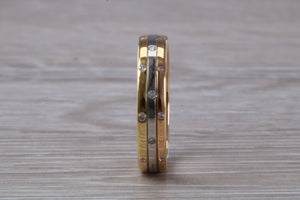 Beautiful Diamonds set 18ct Yellow Gold, 18ct Rose Gold and Platinum Band