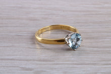 Load image into Gallery viewer, 1.50 carat Aquamarine Solitaire set in Yellow Gold and Platinum