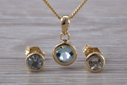 Round cut Aquamarine Matching Earrings and Necklace set in Yellow Gold