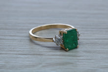 Load image into Gallery viewer, Emerald and Diamond Trilogy set Yellow Gold Ring