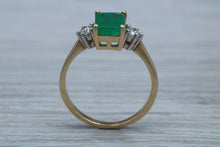 Load image into Gallery viewer, Emerald and Diamond Trilogy set Yellow Gold Ring