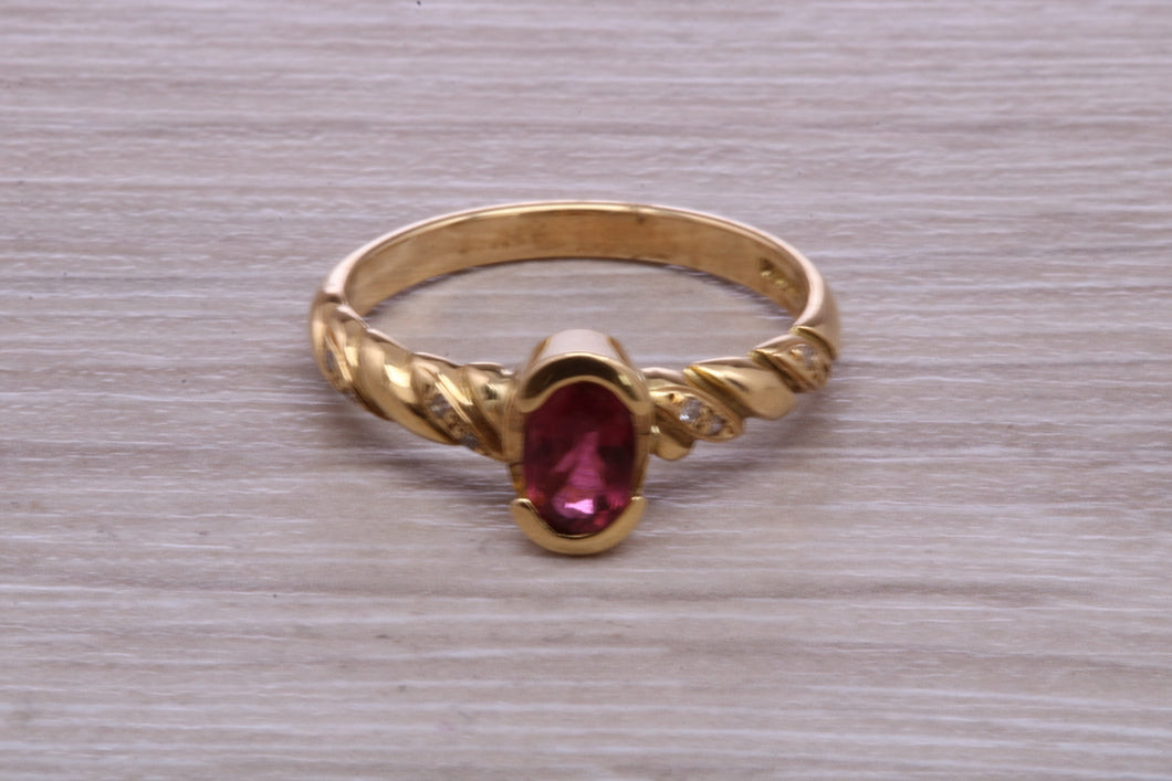 Rhodolite Garnet Gemstone set Yellow Gold Ring
