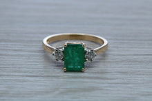 Load image into Gallery viewer, Emerald and Diamond Trilogy set Yellow Gold Ring