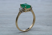 Load image into Gallery viewer, Emerald and Diamond Trilogy set Yellow Gold Ring