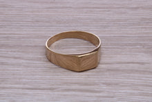 Load image into Gallery viewer, Small Signet ring,high polished finish. suitable for ladies and gents of all ages, available in your choice pf precious metals