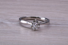 Load image into Gallery viewer, Elegant and Timeless One carat Diamond Solitaire