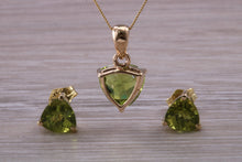 Load image into Gallery viewer, Trillion cut Peridot Earrings and Matching Necklace set Yellow Gold