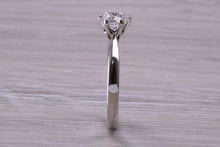 Load image into Gallery viewer, Elegant and Timeless One carat Diamond Solitaire