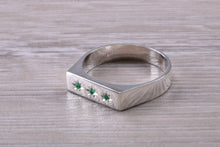 Load image into Gallery viewer, Round cut Emerald set Unisex Signet Ring