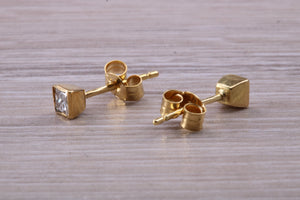 Simple Princess cut Diamond set 18ct Yellow Gold Solitaire Stud Earrings