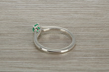 Load image into Gallery viewer, Natural Emerald Solitaire Ring