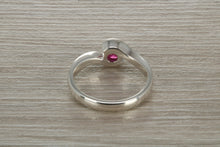 Load image into Gallery viewer, Natural Round cut Ruby set Chunky Twist Ring