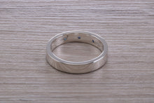 Load image into Gallery viewer, Three Round cut Blue Sapphire set Chunky Band