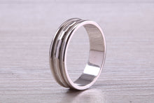 Load image into Gallery viewer, Gents 6 mm Wide Patterned White Gold Band