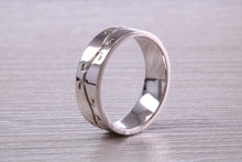 Load image into Gallery viewer, Gents 6 mm Wide Patterned White Gold Band