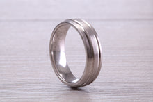 Load image into Gallery viewer, Gents 6 mm Wide Patterned White Gold Band